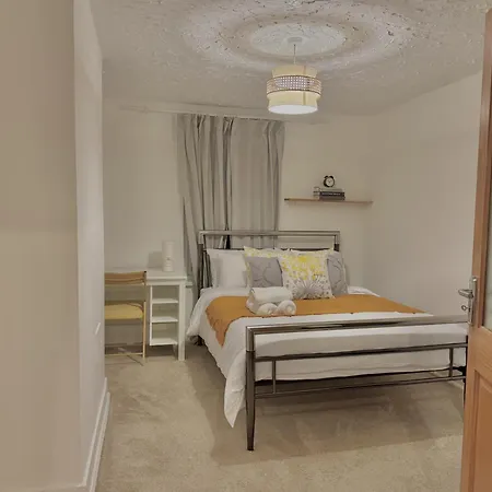 Spacious 3 Bedroom House Near Central London, O2, Excel, Stratford, Tube Station & Parking Available Exterior photo