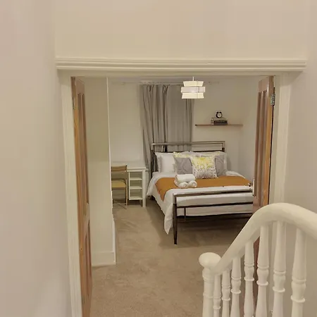 Spacious 3 Bedroom House Near Central London, O2, Excel, Stratford, Tube Station & Parking Available Exterior photo